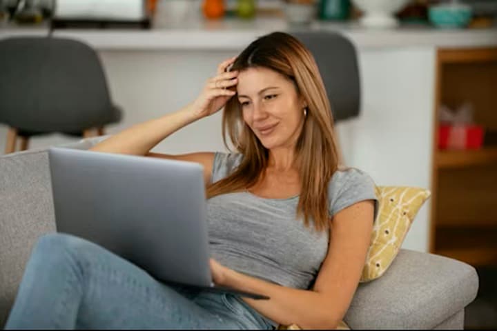 Seduta di terapia online in videochiamata
